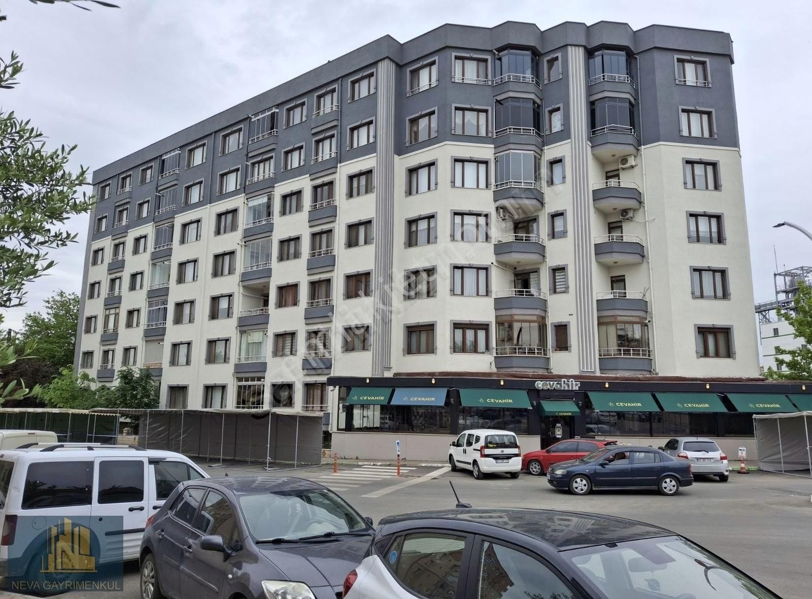 İstasyon Girişinde Harika Konumda 3+1 Daire