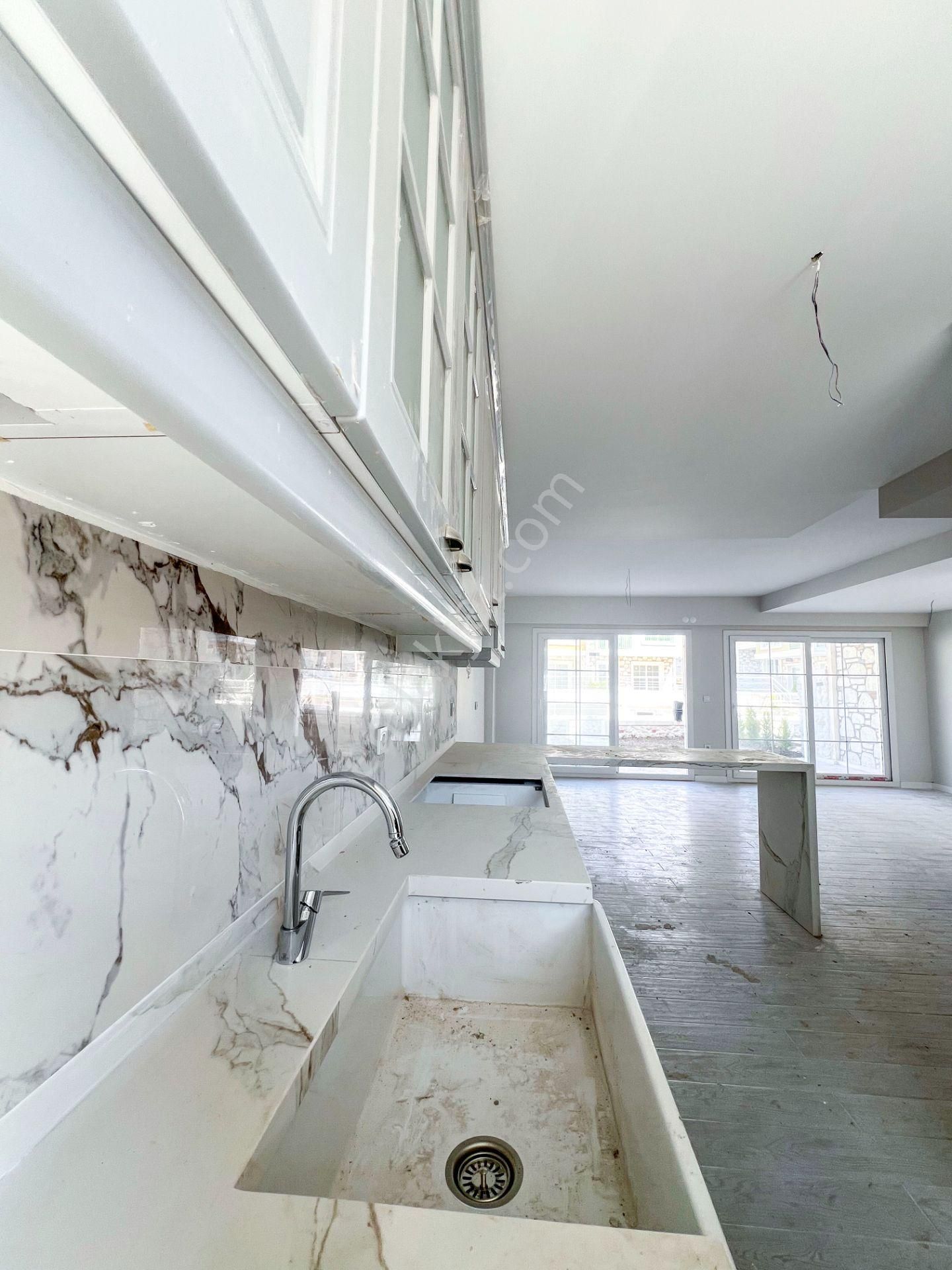 Mert Uçar'dan Satılık Yeni Foça Port Villaların Da 3+1 Dubleks - Görsel 14