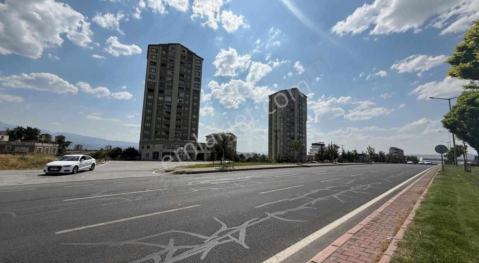 Emlak Ofisimden Germir Mah. 3+1 Yapılı Geniş Daire