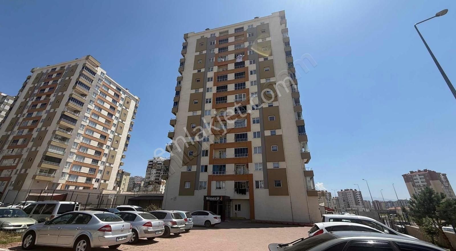 Emlak Ofisimden / Gesi Fatih'de 3+1 Yapılı Önü Açık Daire