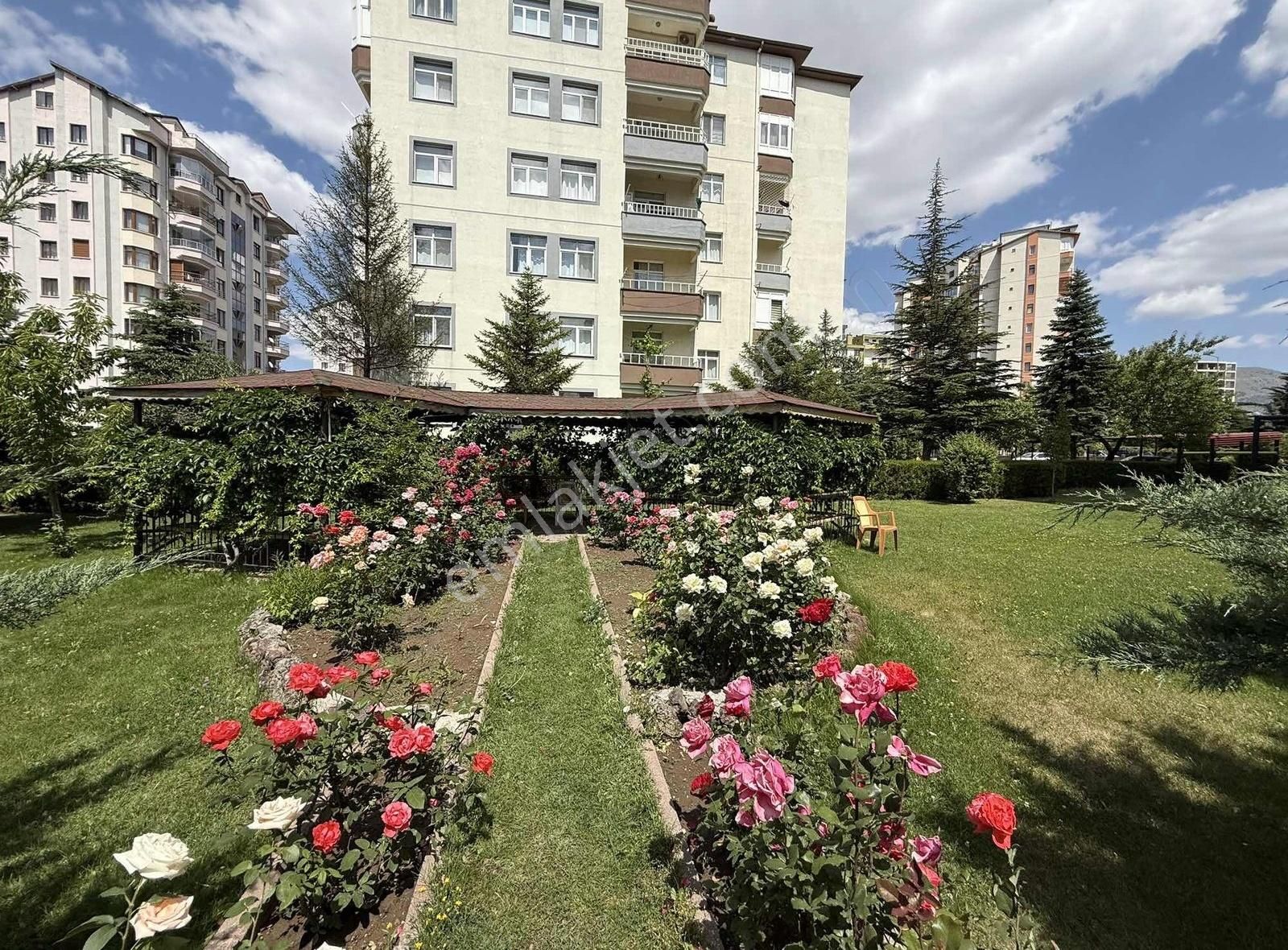 Emlak Ofisim Den Esenyurt Mahallesinde Satılık 3+1 Daire