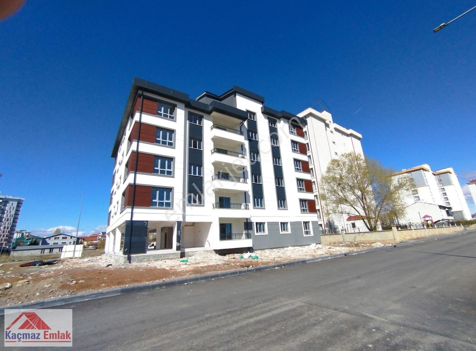 Sivas Satılık Daire-numune Çevresi 2+1 65m2