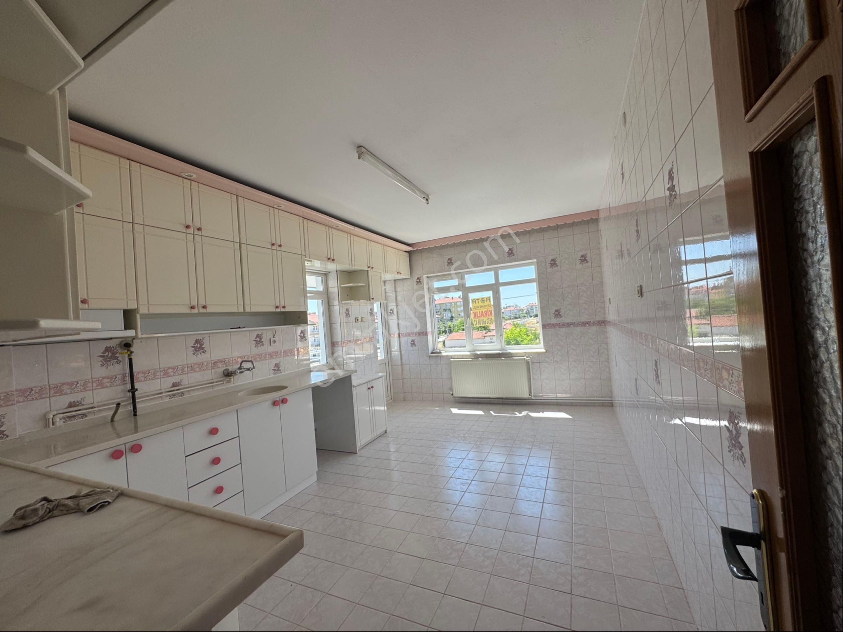 Rotadan Geniş Koşuyolunda Kiralık Daire