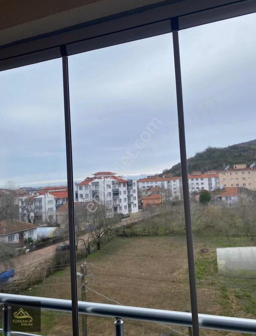 Türkan Emlaktan Çarşıya Yakın Ferah Daire