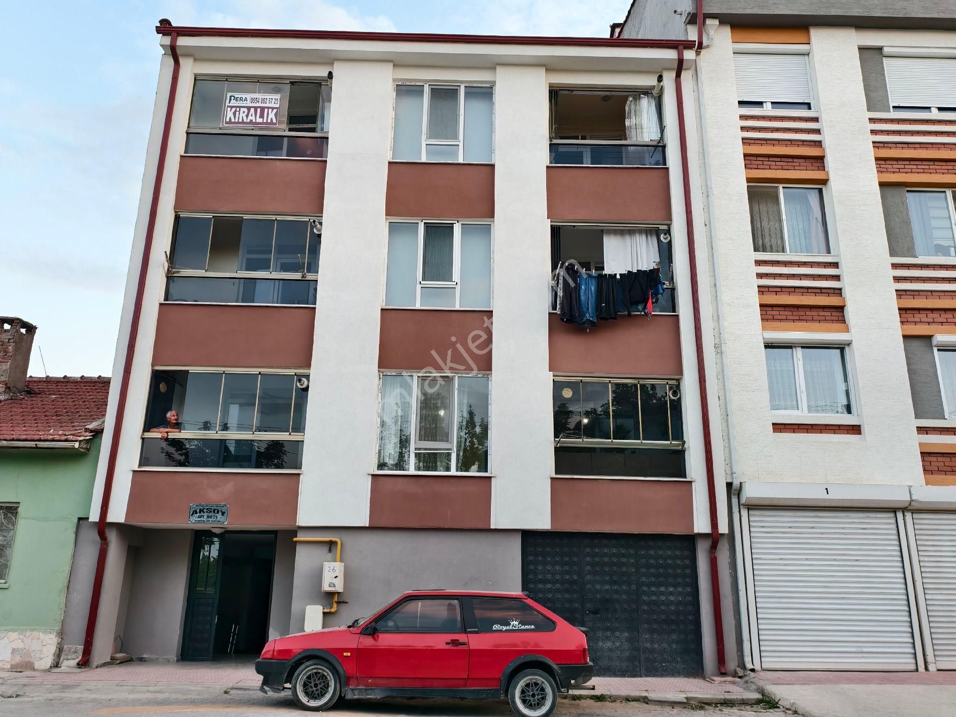 Pera'dan Emek Mh. Ertaş Yakını Asansörlü Geniş 1+1 Kiralık Daire