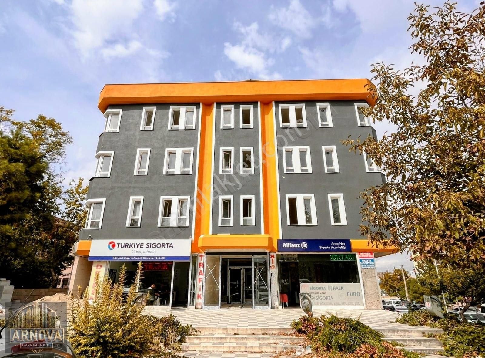 Sincan Tandoğan Mahallesinde 1+1 Ön Cephe Satılık Ofis