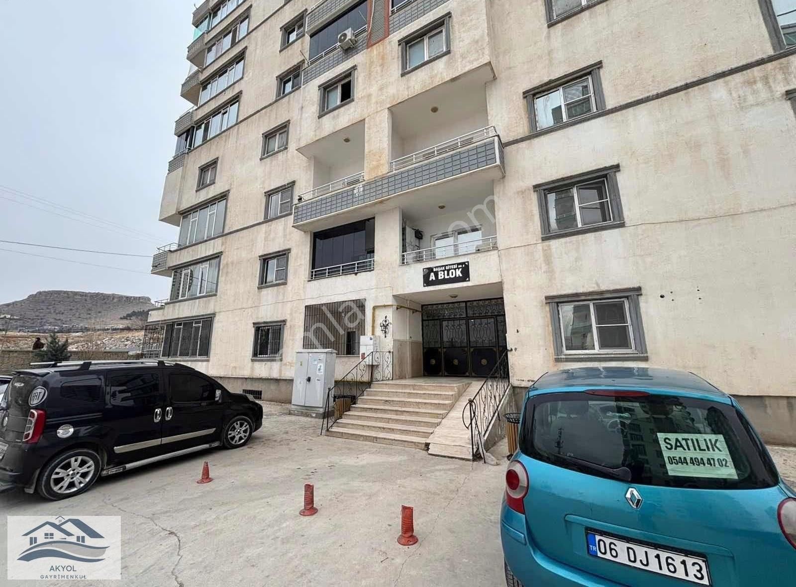 Saffat Sitesinde Satılık 3+1 Acil Satılık