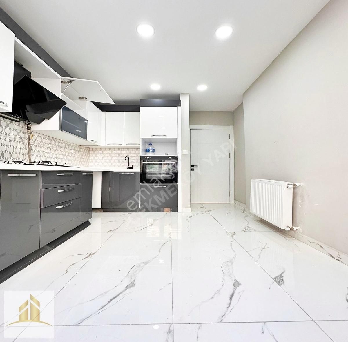Çekmeköy Yapı Gayrimenkul'den Taşdelen Merkez'de Kiralık 2+1 !!