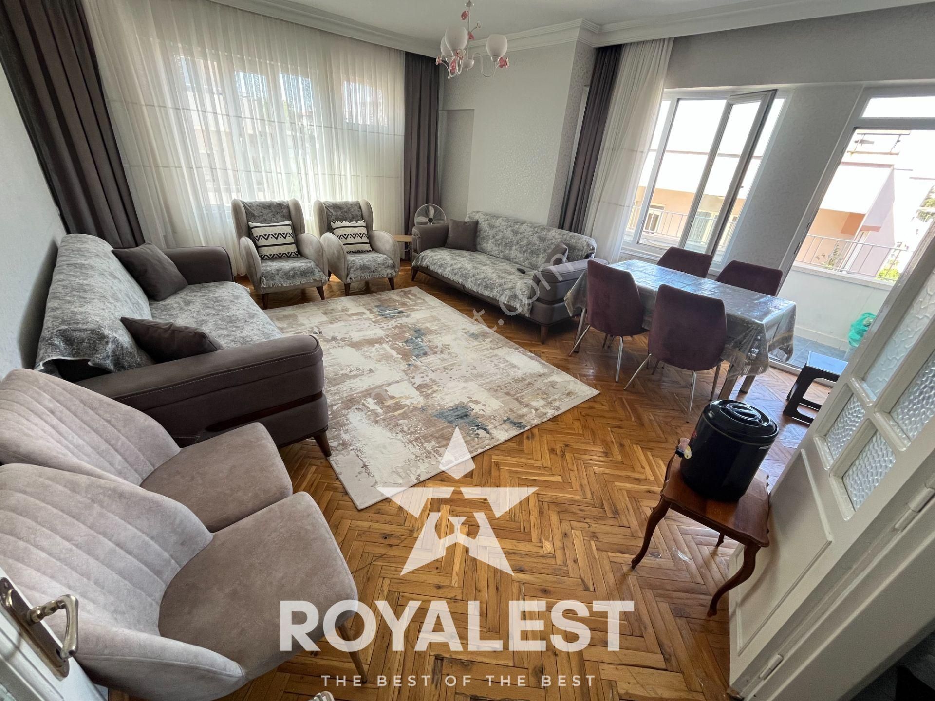 Royalest'ten Arakat Merkezi Konumda Bakımlı 3+1