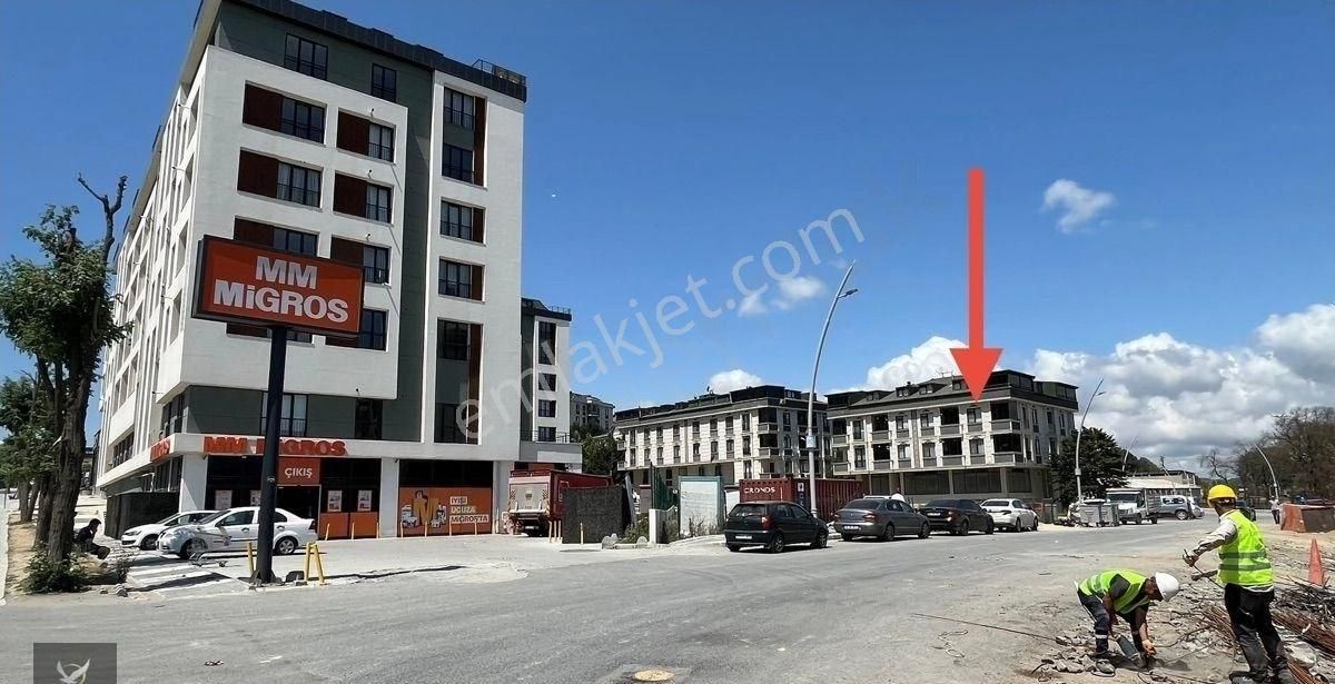 Arnavutköy Bolluca Millet Bahçesine Komşu İşyeri Dükkanlar