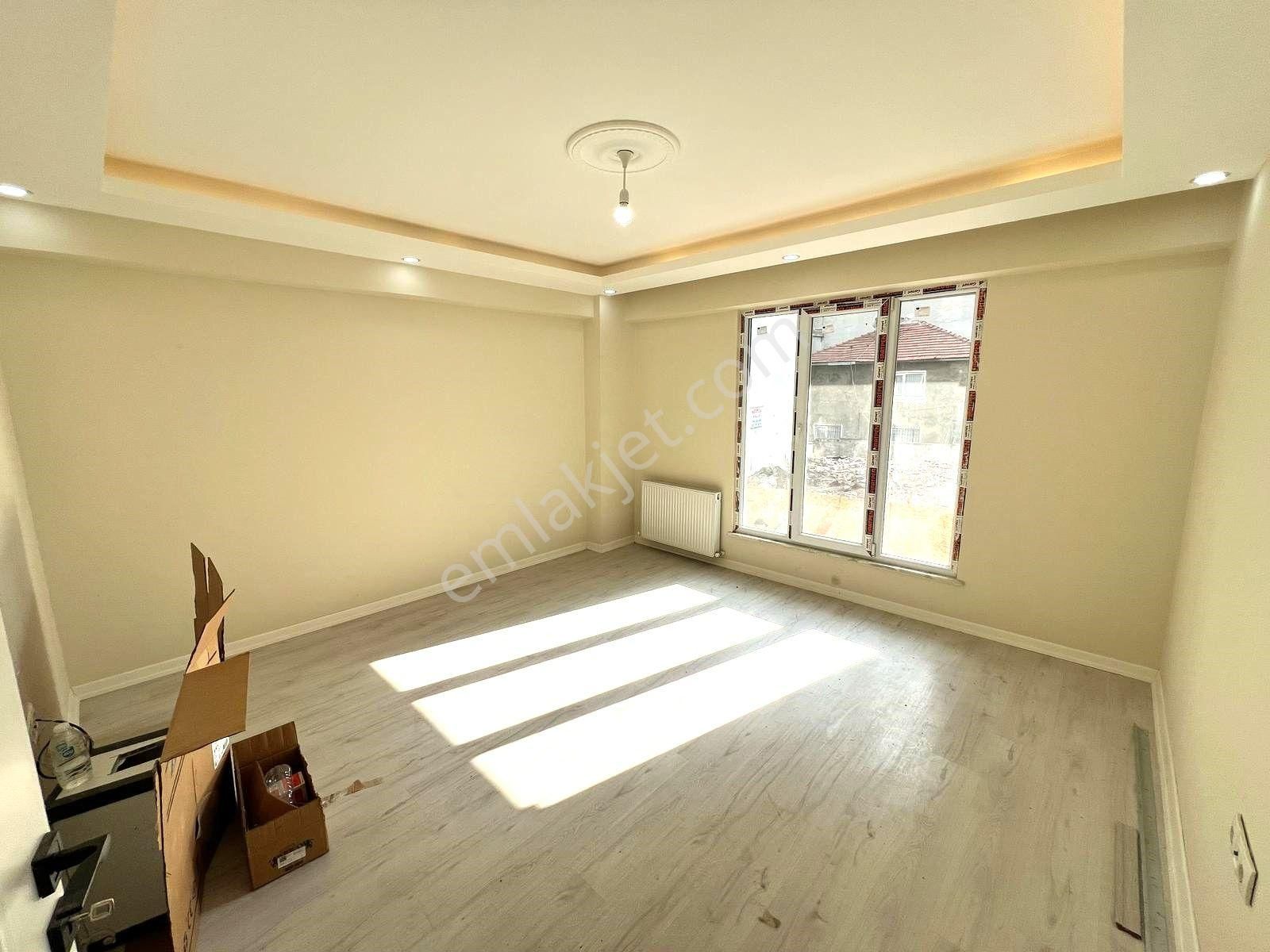 Seba'dan Kemalpaşa Mh 2+1 82m2 Otoparklı Asansörlü Y.giriş Daire