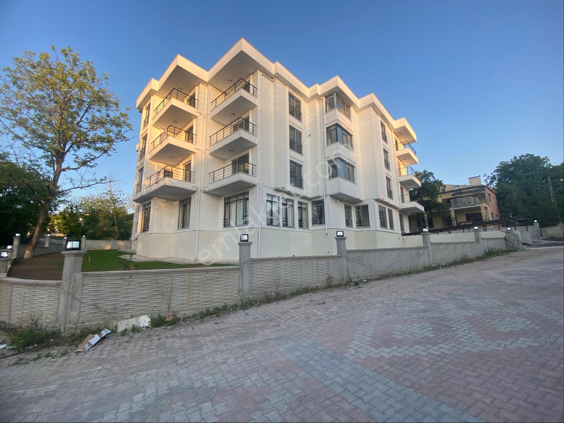 Edremit Yeni Cami Satılık3+1 Dayire
