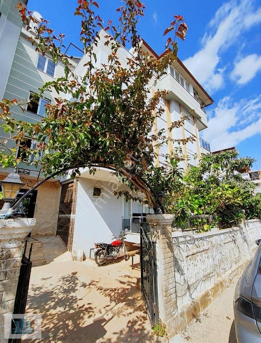 Esentepe Mahallesinde Satılık 4+1 Dubleks Daire