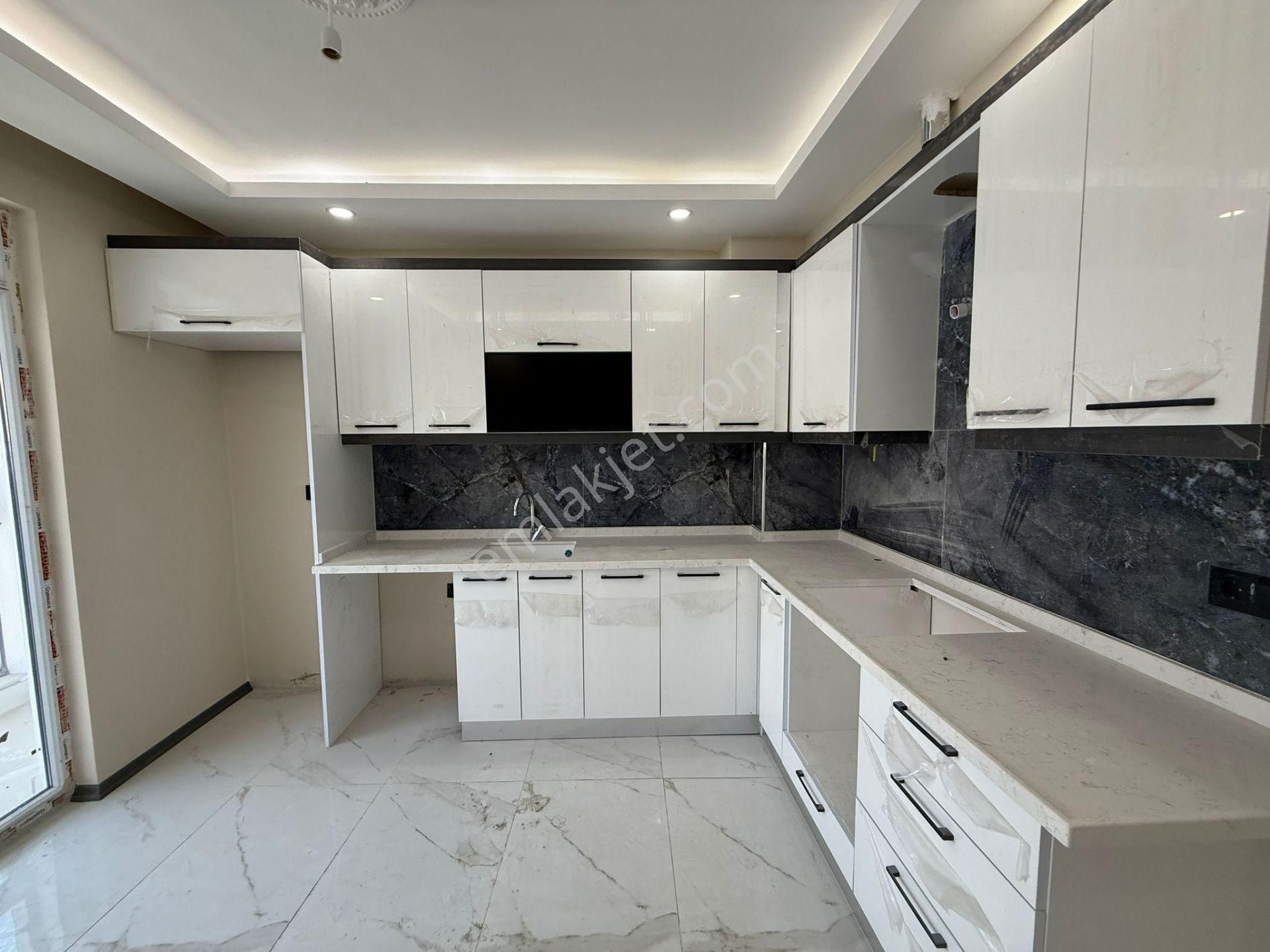 Cadde Üzerinde Çift Balkonlu Sıfır 3+1 Daire Ma-69