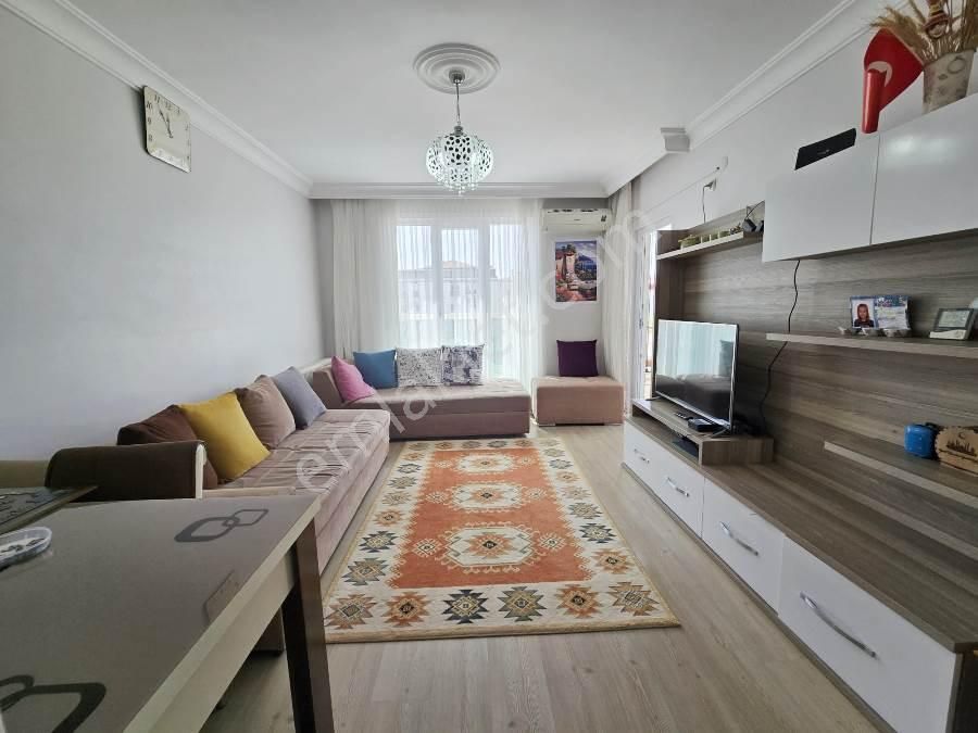Bahçelievler Yenibosna Çobançeşme'de Satılık 2+1 Daire