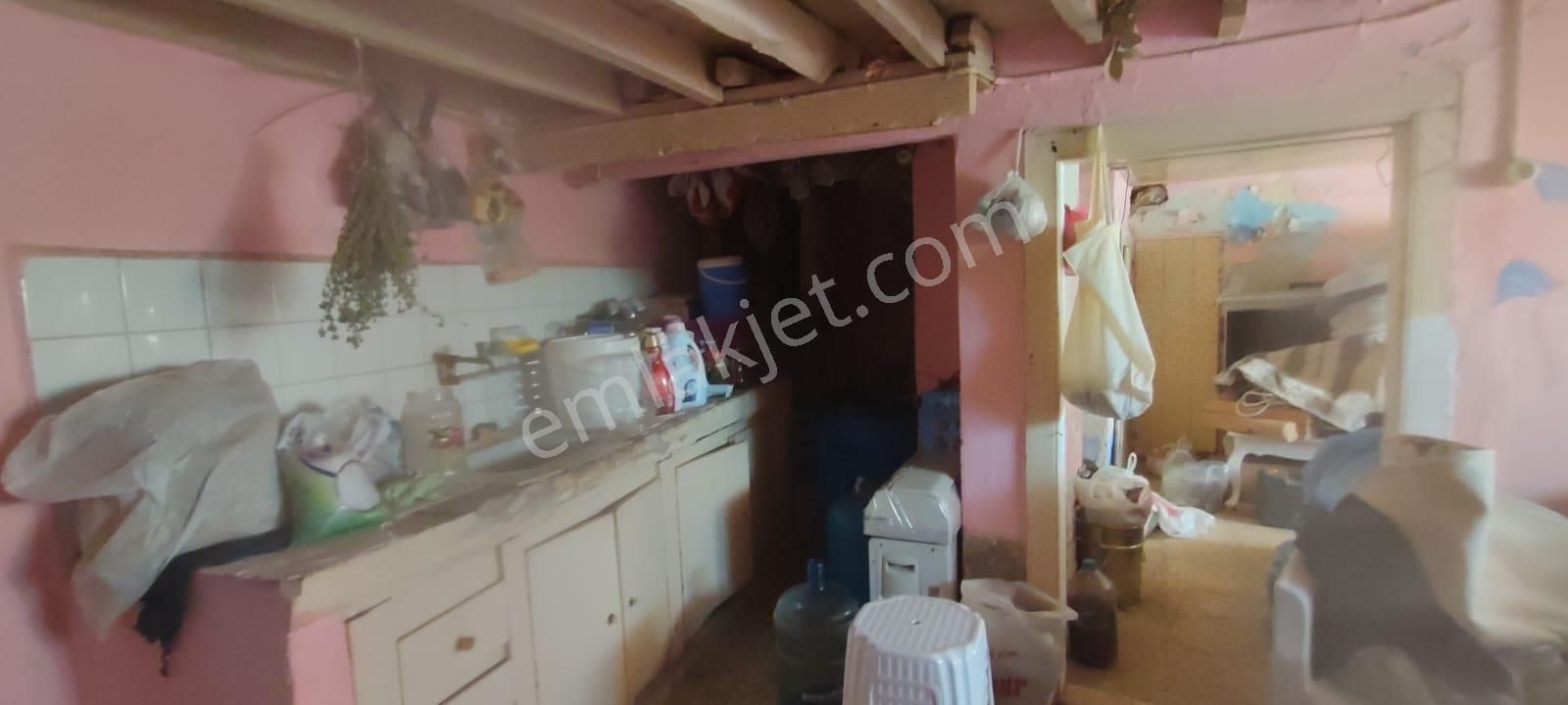 Küçükköy’de 4+1 Müstakil Köy Evi | Restore Edilebilir – Butik Otele Uygun Yatırımlık Fırsat - Görsel 33