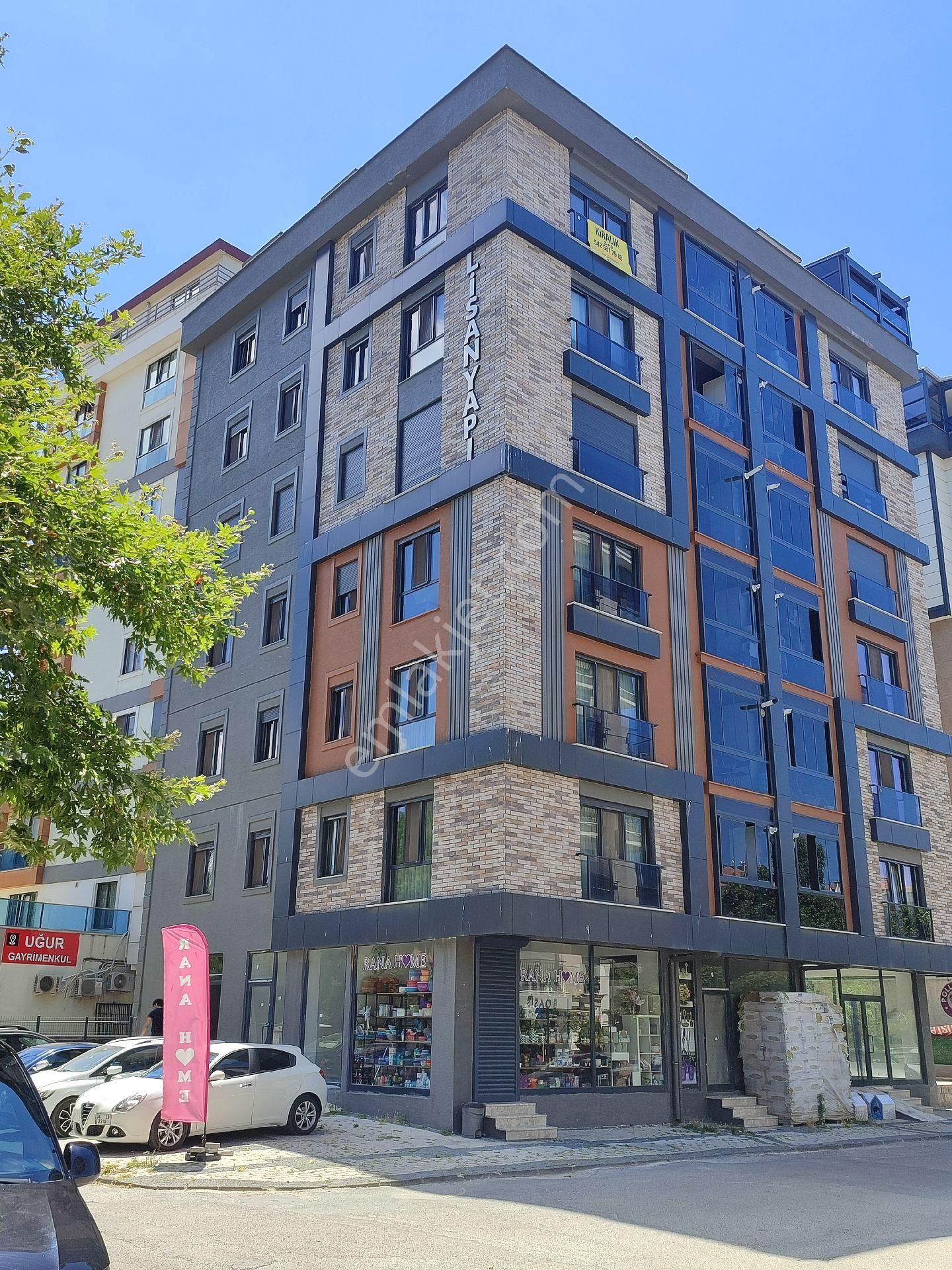 Orhantepe Mah Cadde Üzerinde Yeni 3+1