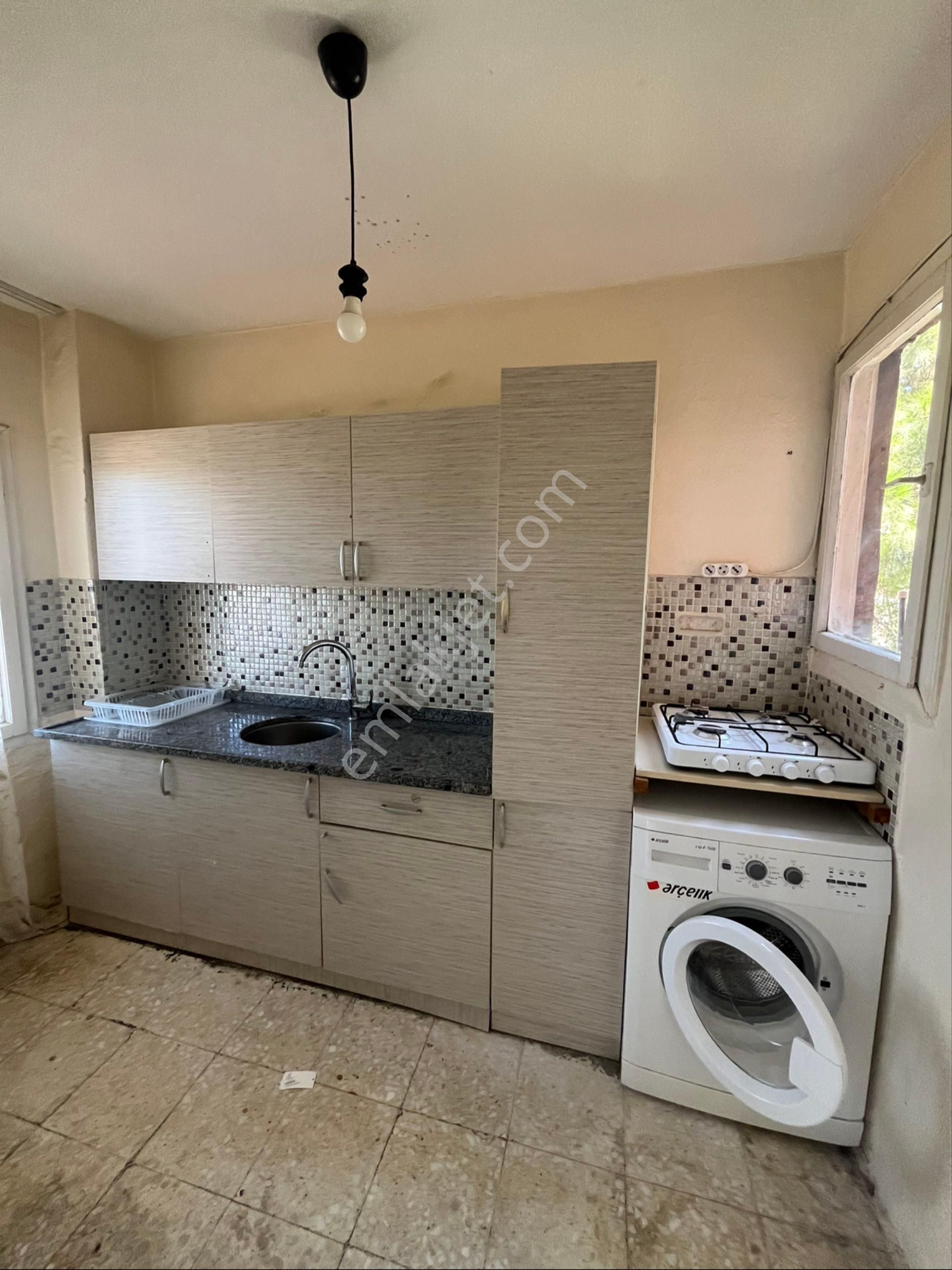 Kıyı Boyunda Cadde Üzerinde Sıfır Eşyalı Kiralık 3+1 Daire