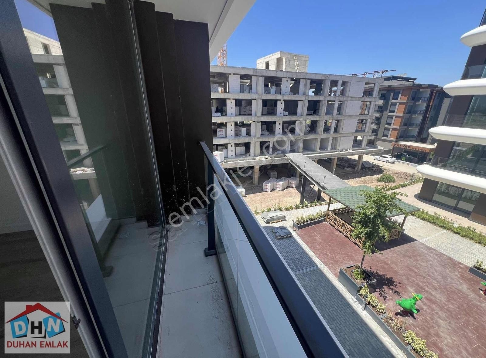 Duhan Emlak'tan Kadıköy Elegant Park'ta Kiralık 1+0 Stüdyo Daire