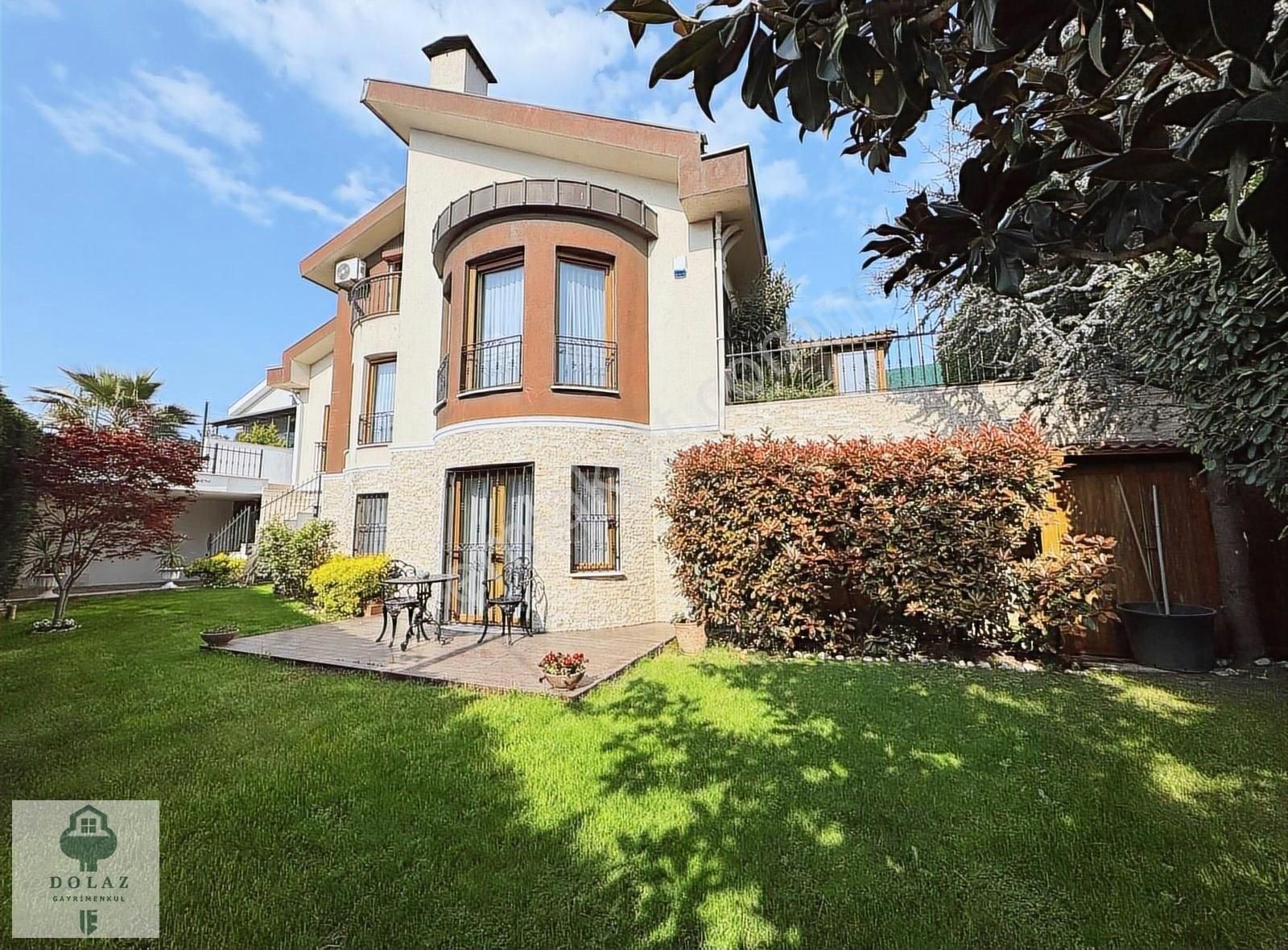 Zekeriyaköy'de Kısa Ve Uzun Dönem Kiralık 2+1 Eşyalı Daire