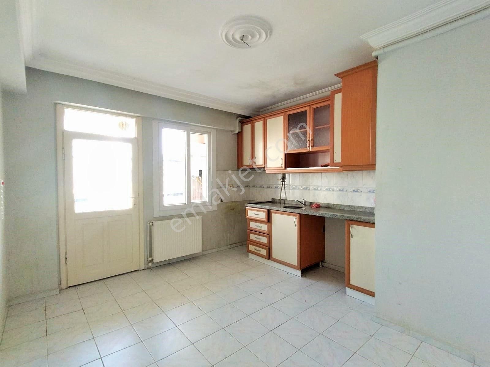 Huzurevleri Mah.mavi Blv Metro Durağına Yakın 3+1 K.mutfak Kiralık Daire