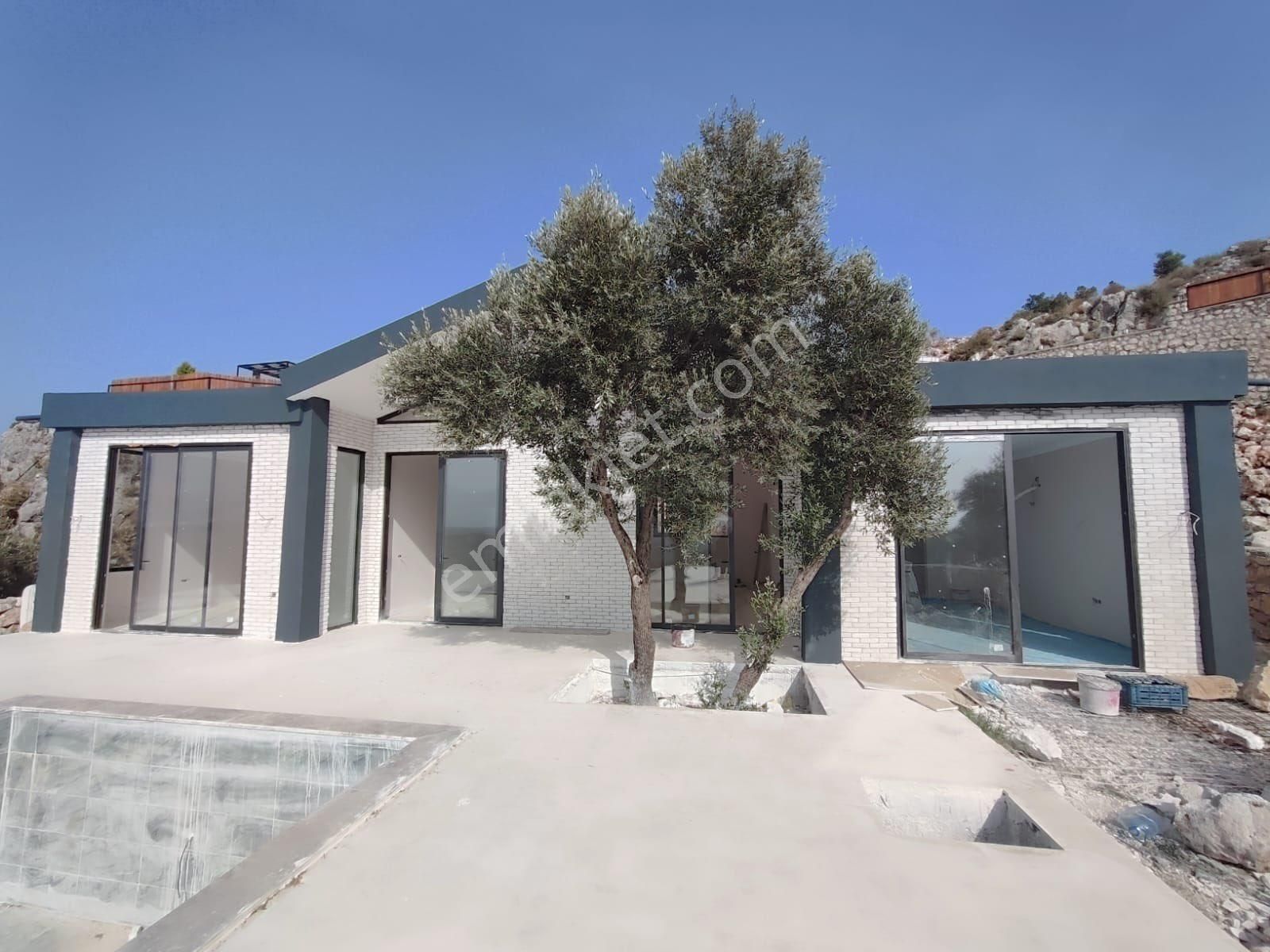 Sahibinden Gelemiş Merkezde Villa