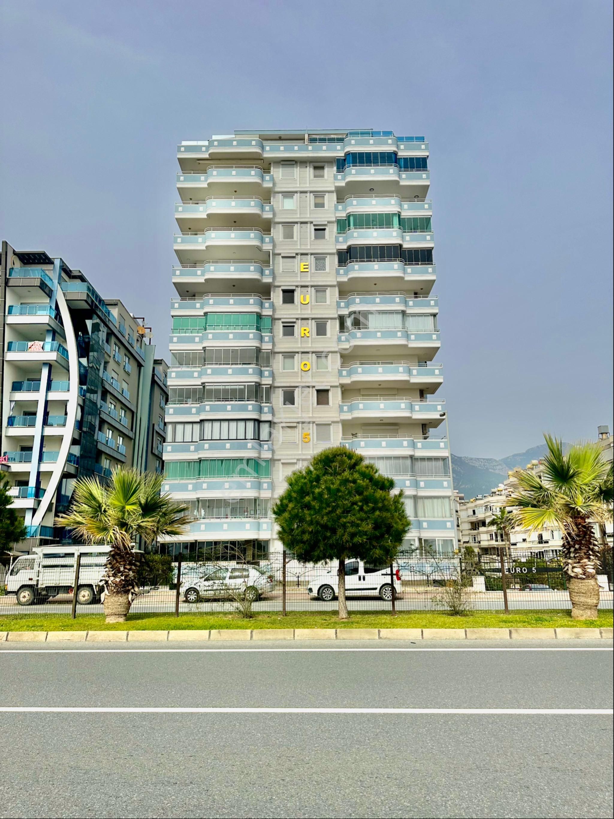Denize Sıfır 2+1 Eşyalı Ayrı Mutfak Geniş Daire
