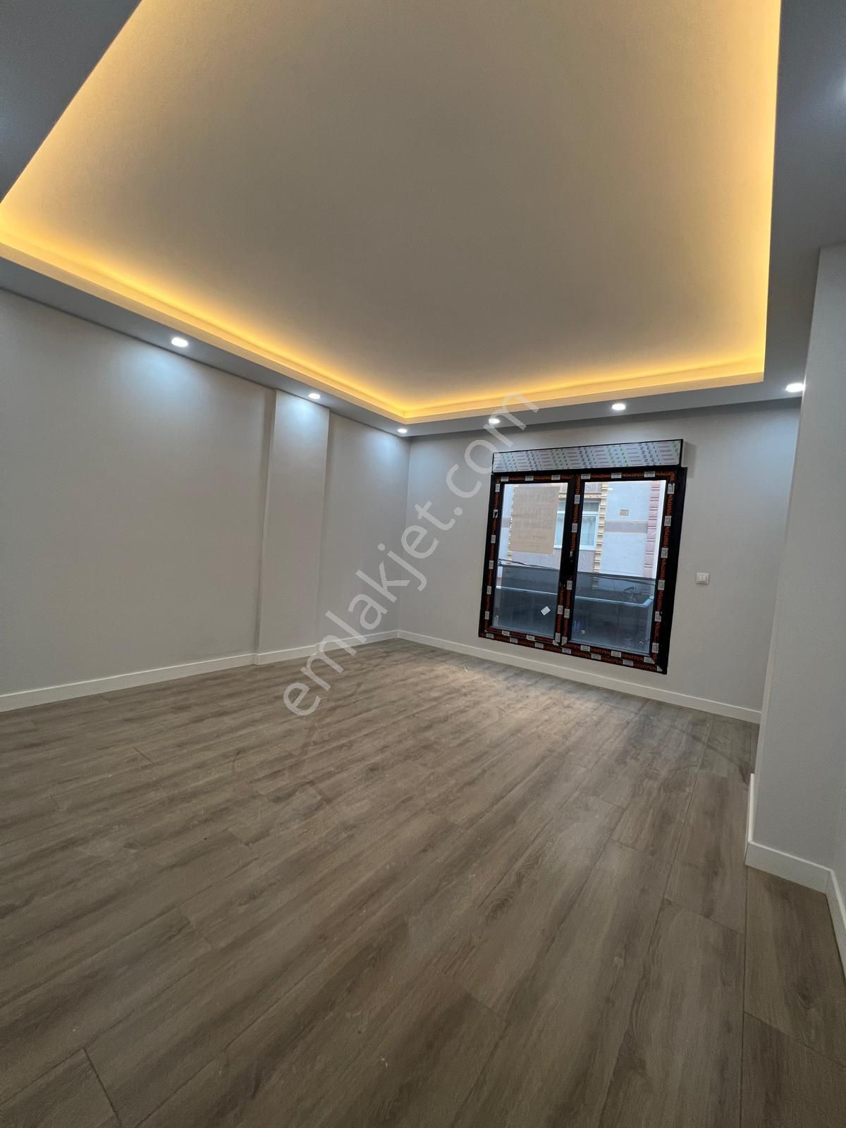 Loft'tn Sefaköy Merkezde Sıfır 2+1 80m2 Lüks Arakat