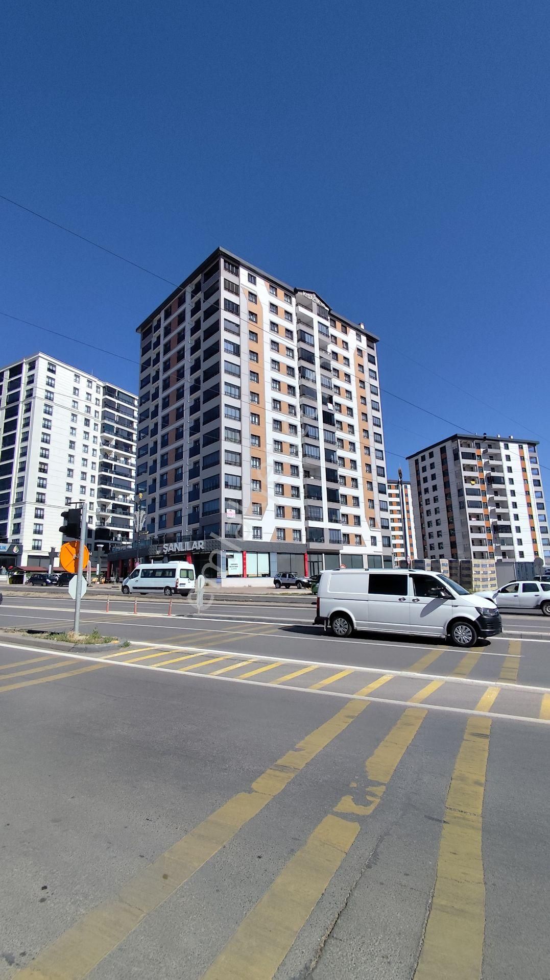 Sivas Merkez Kılavuz Mah. Satılık 4+1 Daire
