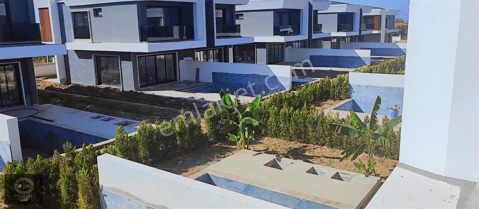 Davutlar Da Denize Yürüme Mesafesi Özel Havuzlu 3+1 Villa