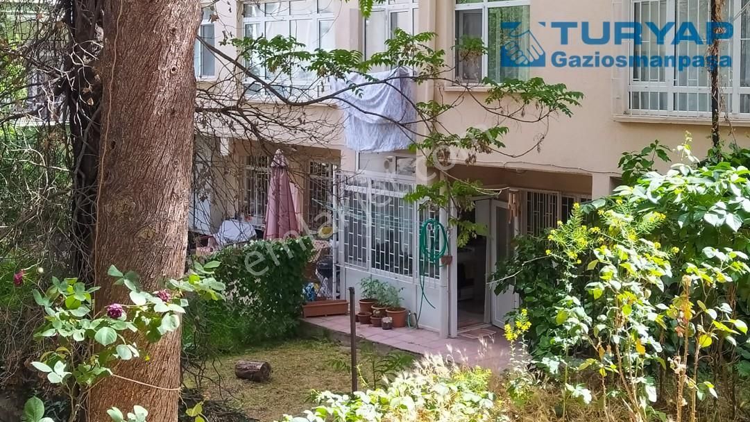 Gaziosmanpaşa Gökçek Sokakta 2+1 Kombili Bahçekatı