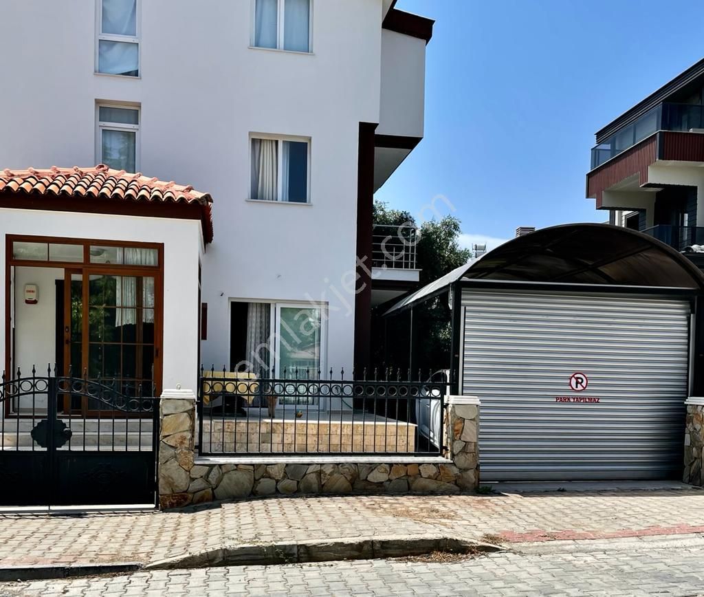Kuşadası Soğucak'ta Deniz Manzaralı Özel Havuzlu Hesaplı Villa