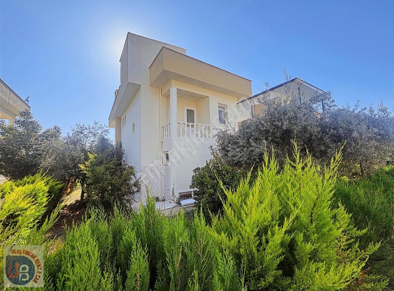 Didim Akbük'te Merkezi Konum Site İçi Tam Müstakil Villa