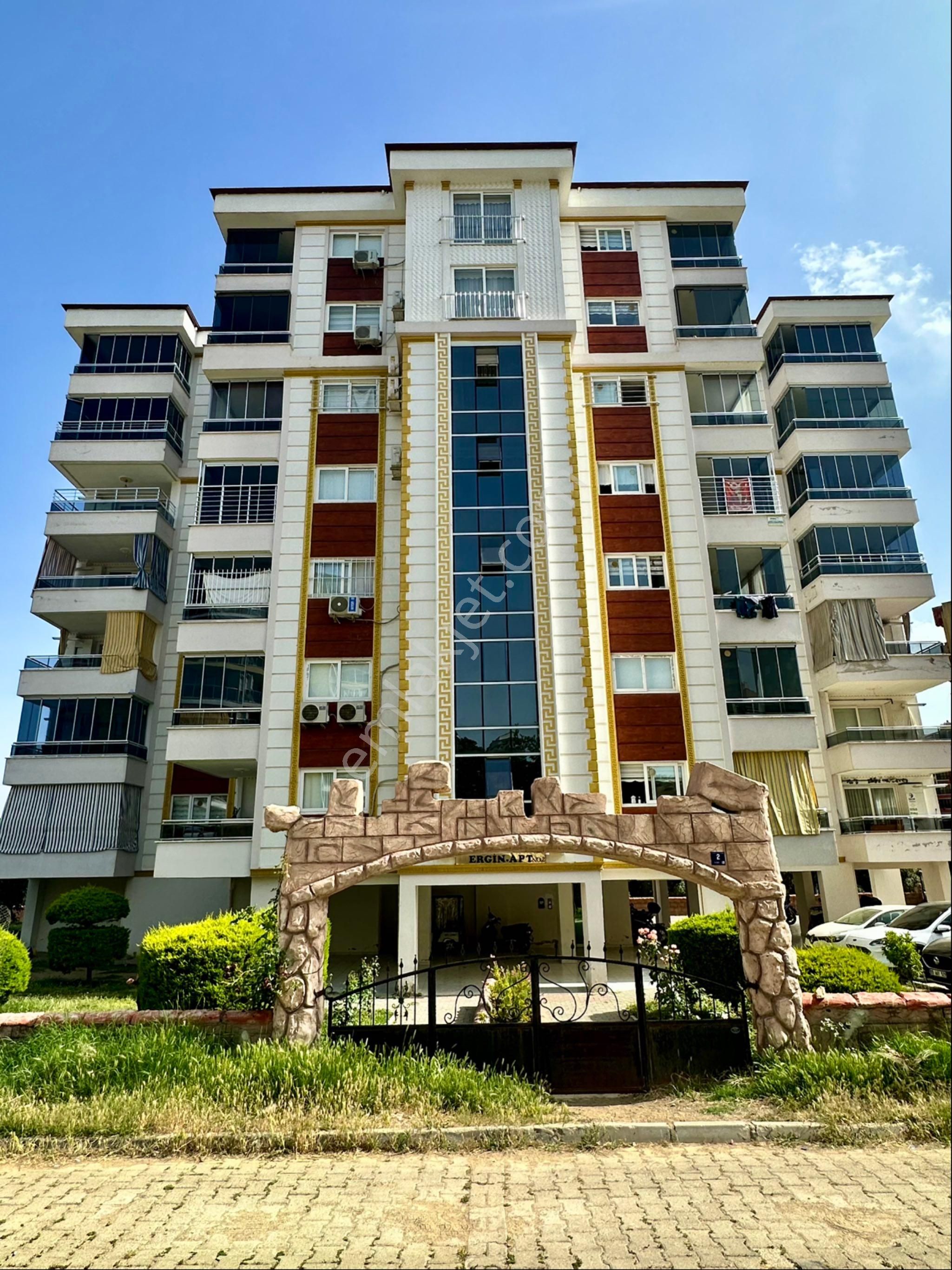 Panoramik Şehir Manzaralı Ferah Ve Geniş 3+1 Satılık Daire