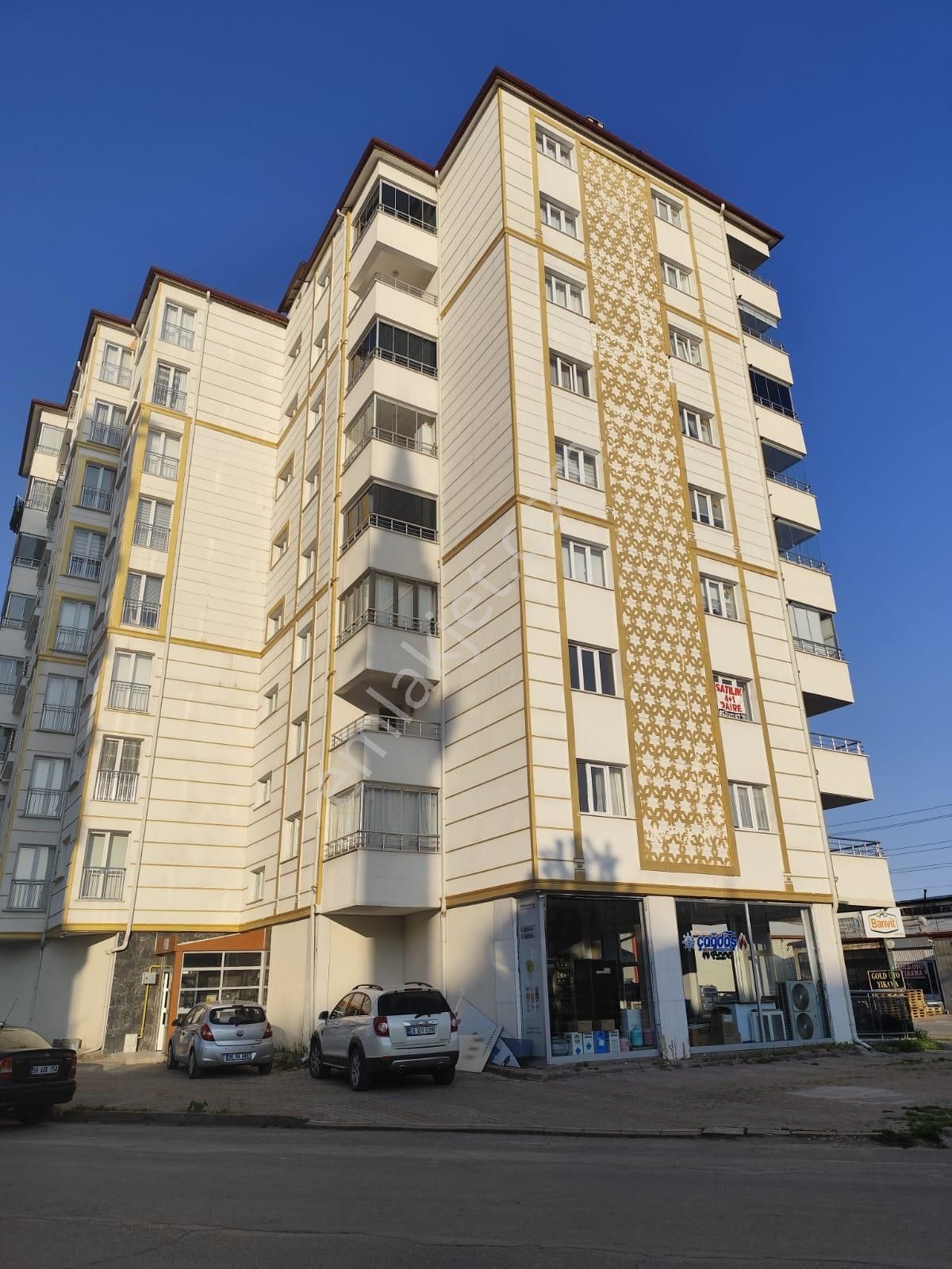 Sivas Merkez Mehmet Akif Ersoy Mah. 4+1 Satılık Daire
