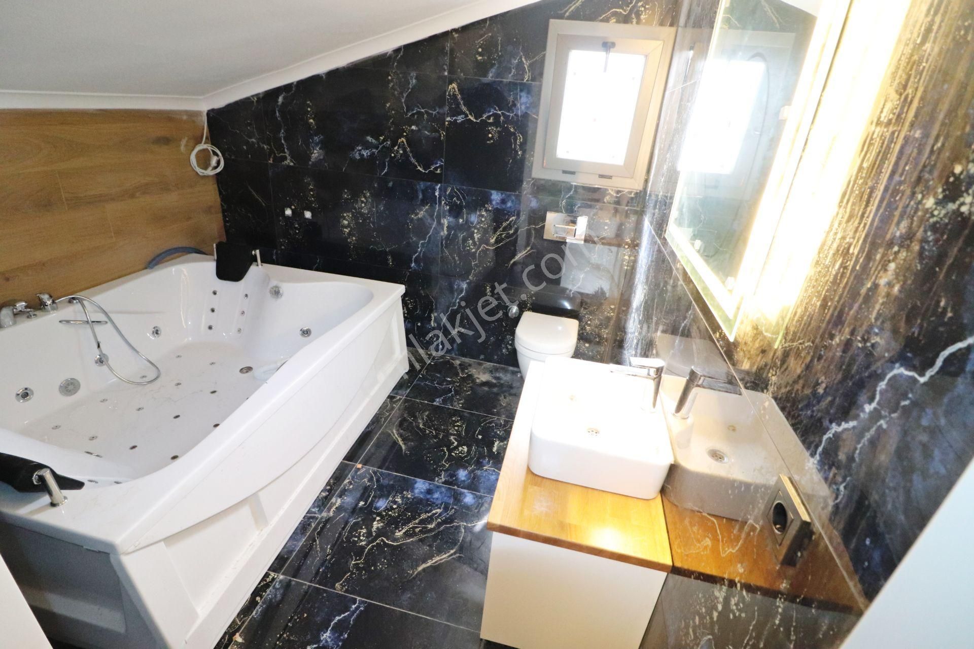 Altınoluk Ta Tasarım Harikası 650 M² Arsa İçerisinde 5+1 Villa - Görsel 6