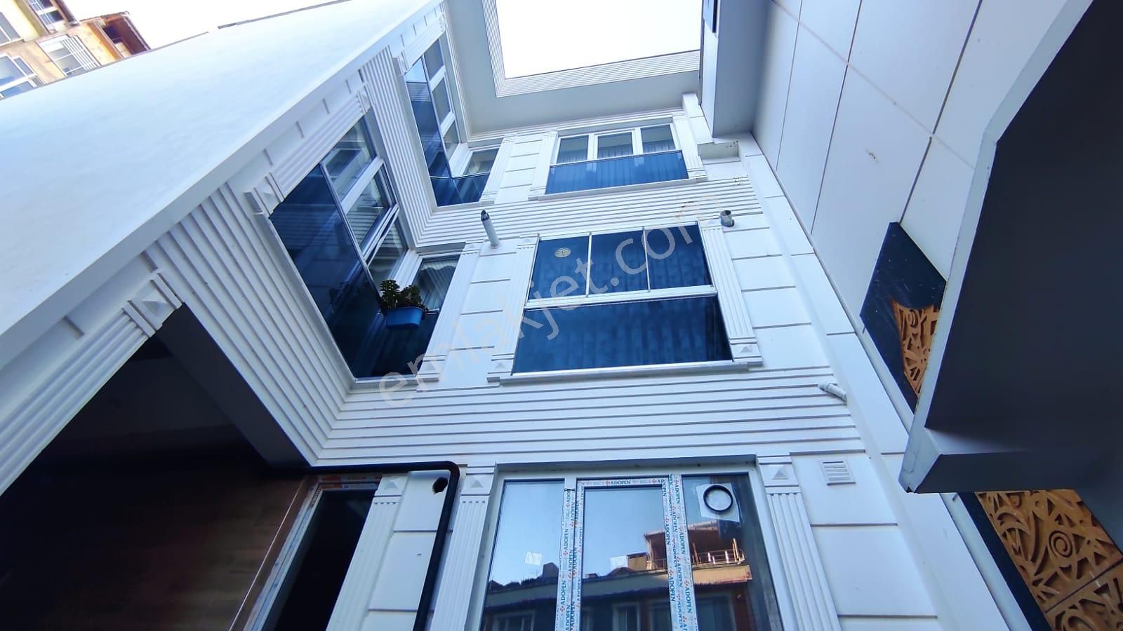 Eyüpsultan Rami Cuma Mh 4 Yaşında İskanlı Satılık 2+1 Daire