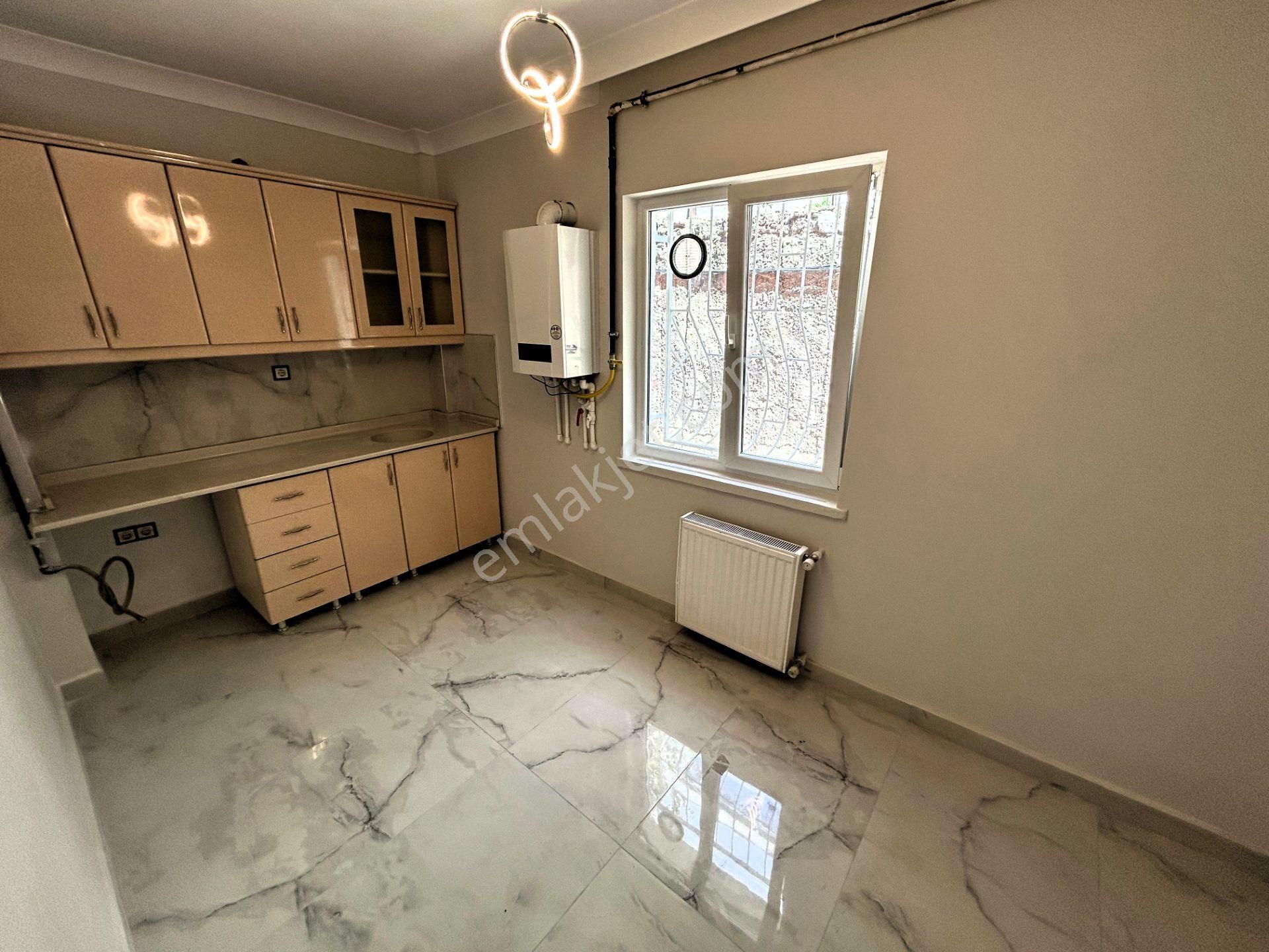 Etlik'de Okullar Yakını Çft Banyolu Full Yapılı 2+1 Daire
