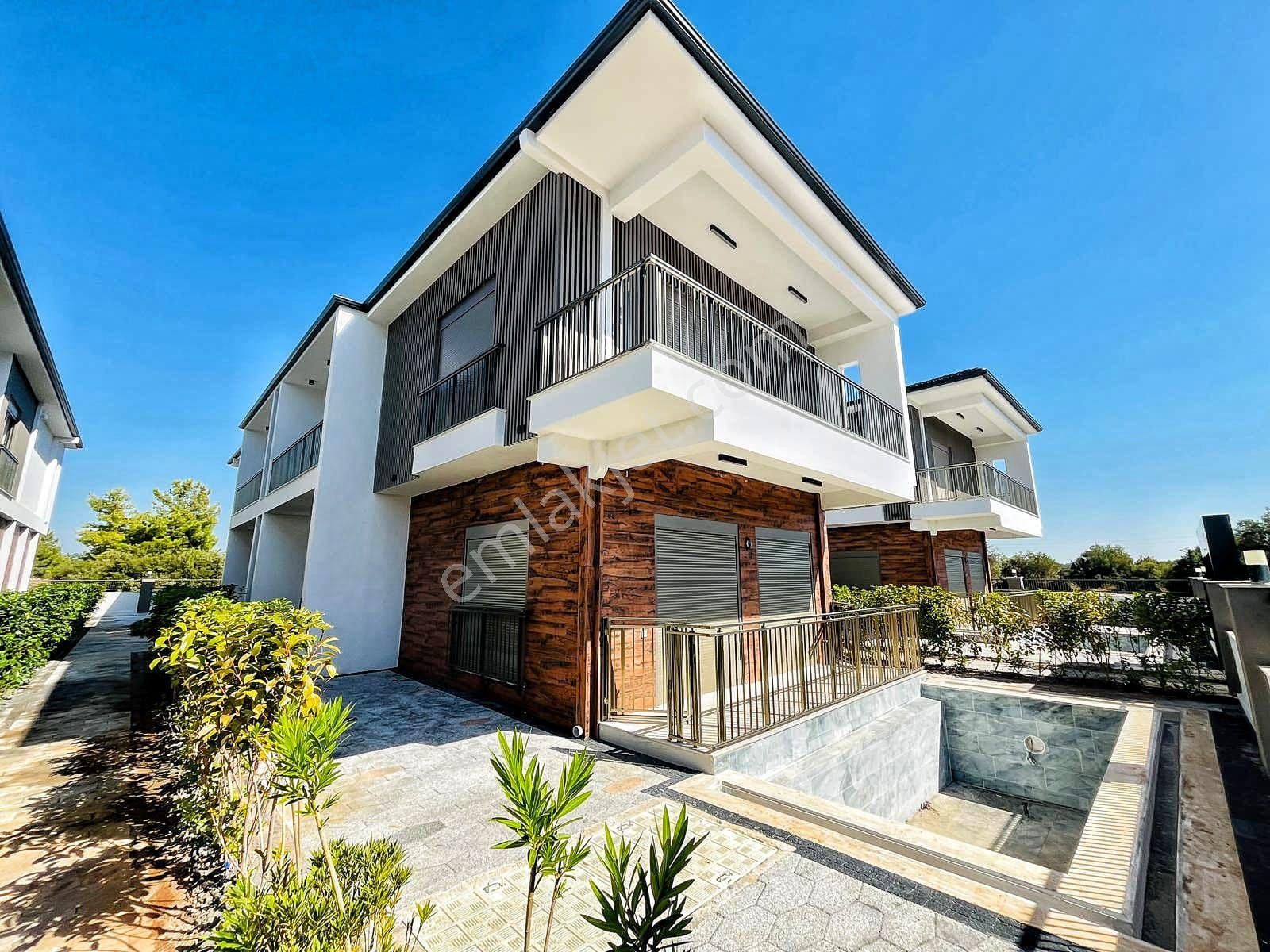 Döşemealtı Altınkale'de Siteiçi Mustakil Havuzlu Sıfır Villa