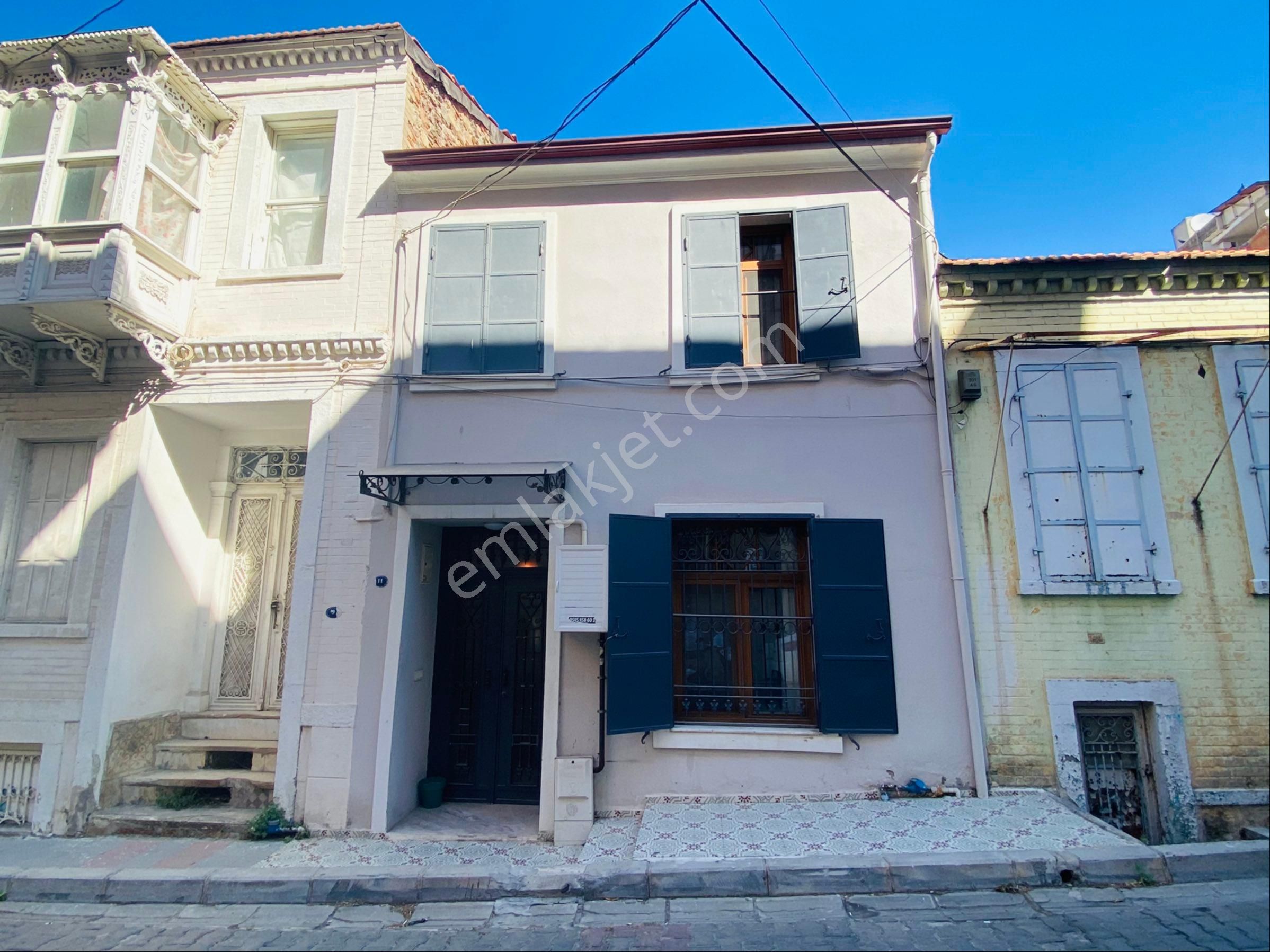Mithatpaşa Caddesinde Full Eşyalı Doğalgazlı Kiralık Rum Evi