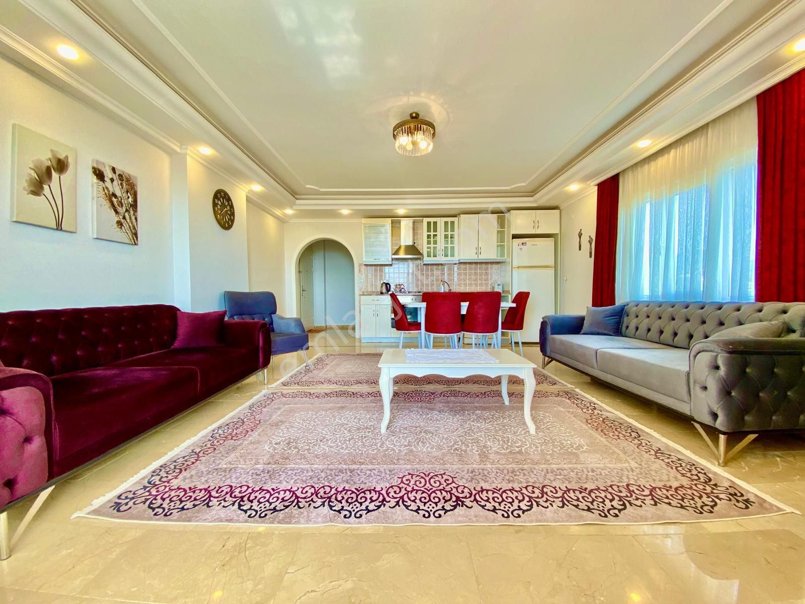 Alanya Mahmutlar'da 4+1 Eşyalı Kiralık Dubleks Daire