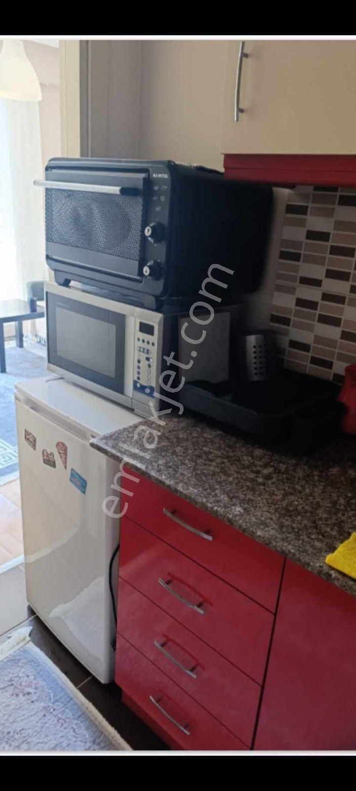 Şirintepe Mahallesi Cihangir 'ler Sokakta Eşyalı Satılık 1+1