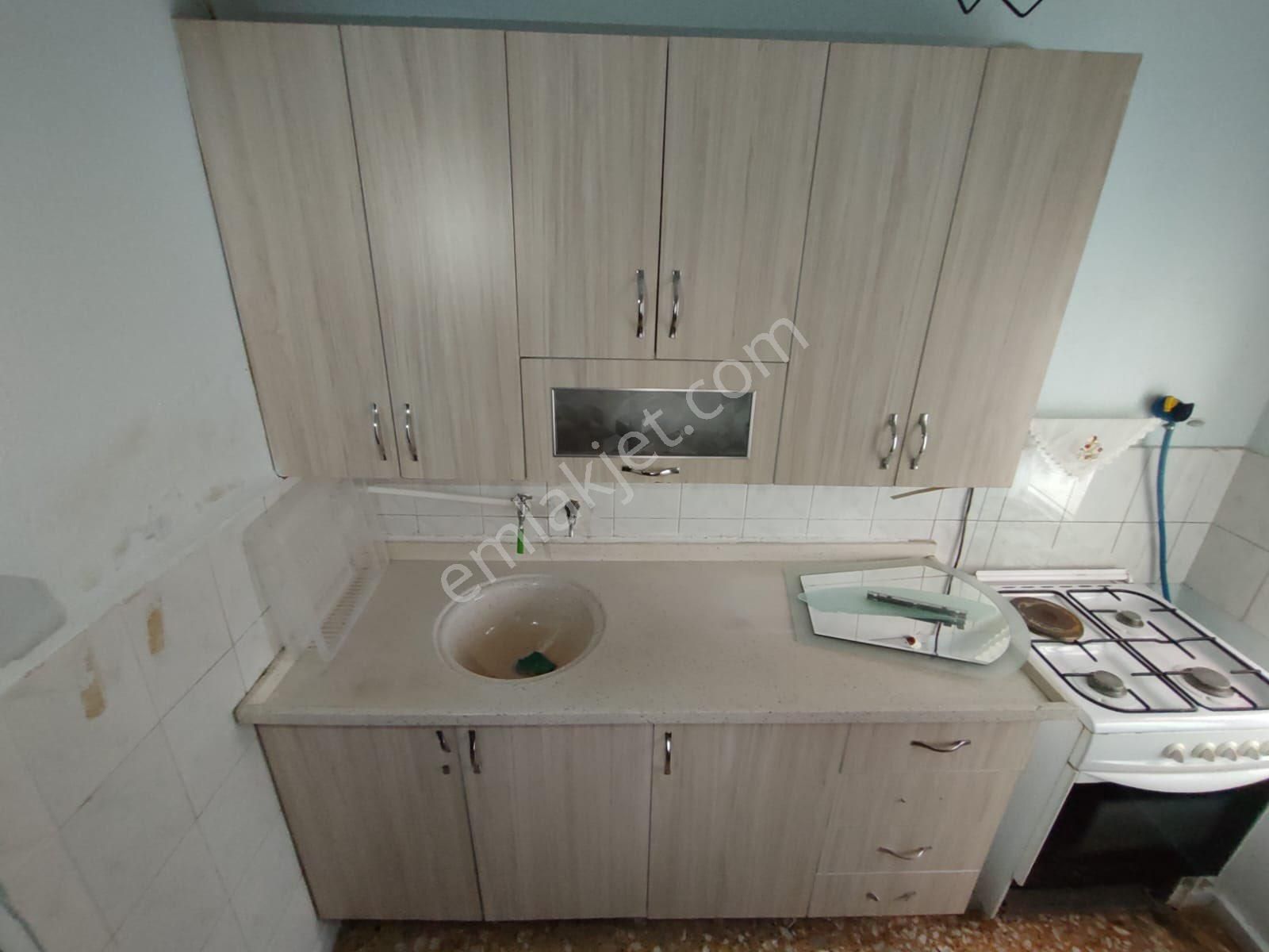 Baraj Yolu Üst Geçit Arkasında Eşyalı Kiralık 2+1 Daire