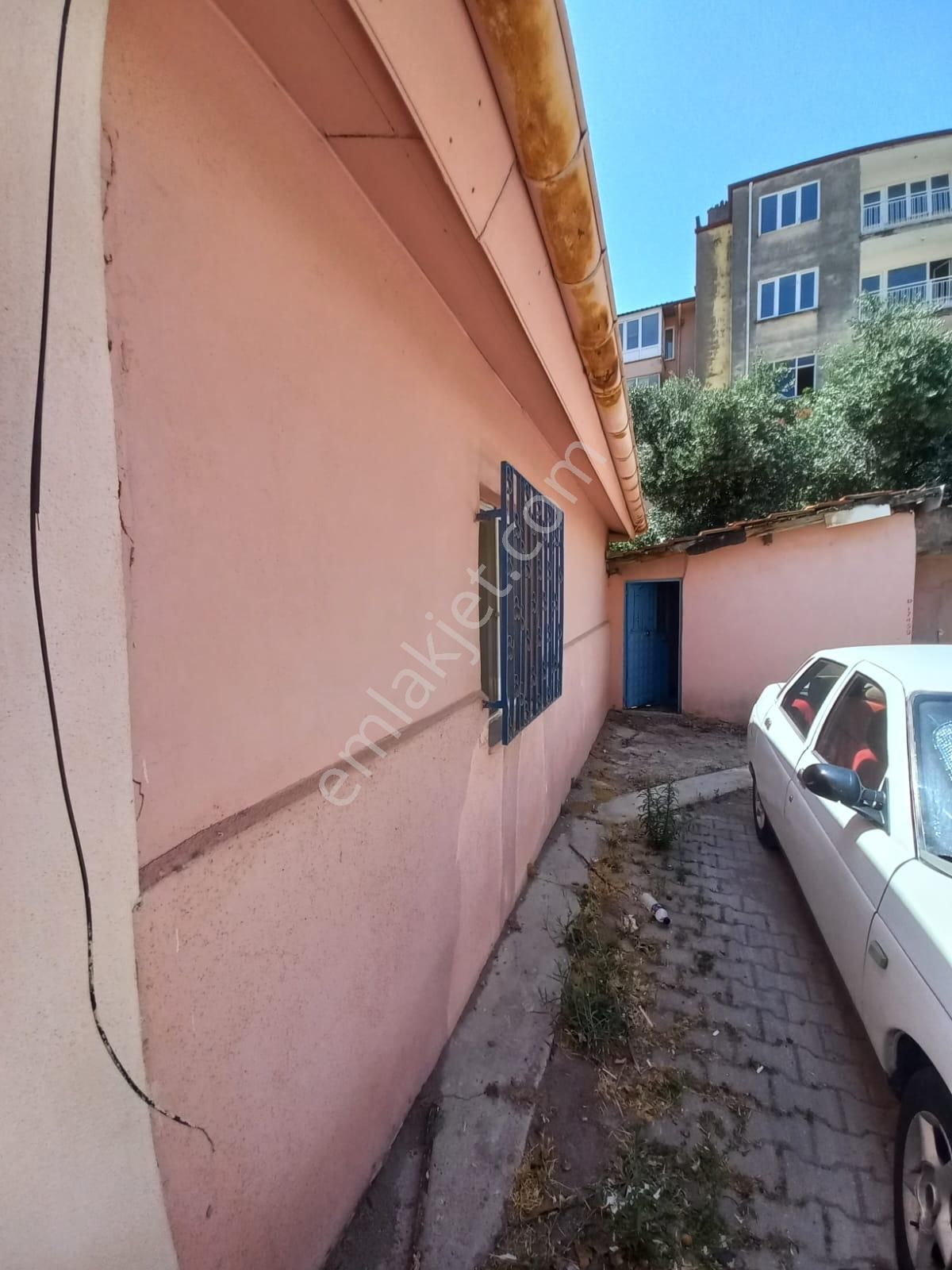 C.21 Loca Alihikmetpaşa Mah. Satılık 261m2 Arsalı 2 Müstakil Ev - Görsel 22