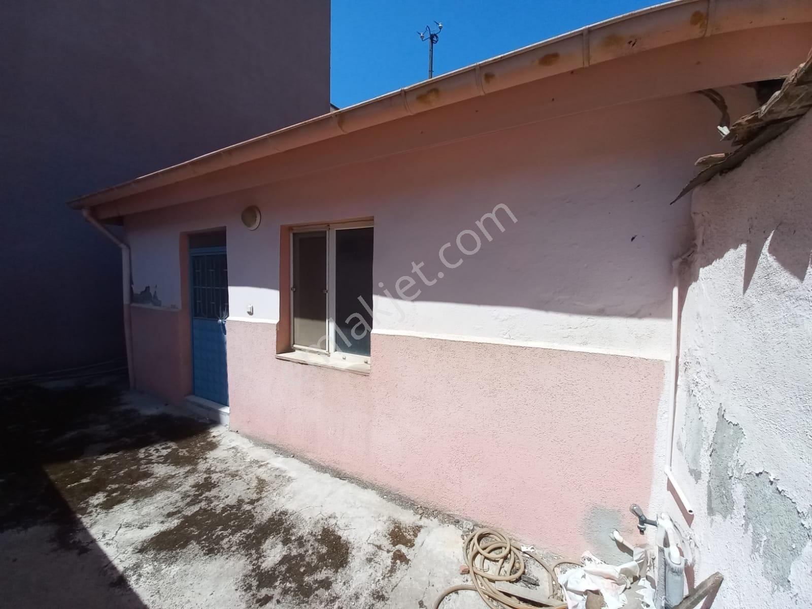 C.21 Loca Alihikmetpaşa Mah. Satılık 261m2 Arsalı 2 Müstakil Ev - Görsel 19