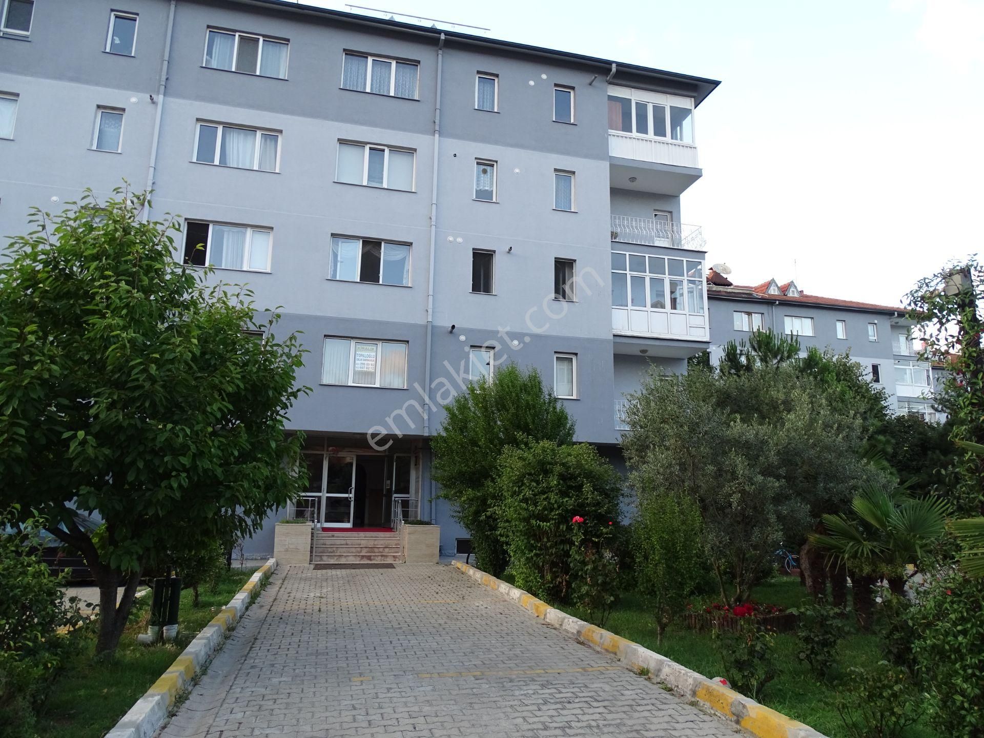 İstinye Boğaziçi Sitesi'nde 3+1 Kombili Arakat Daire