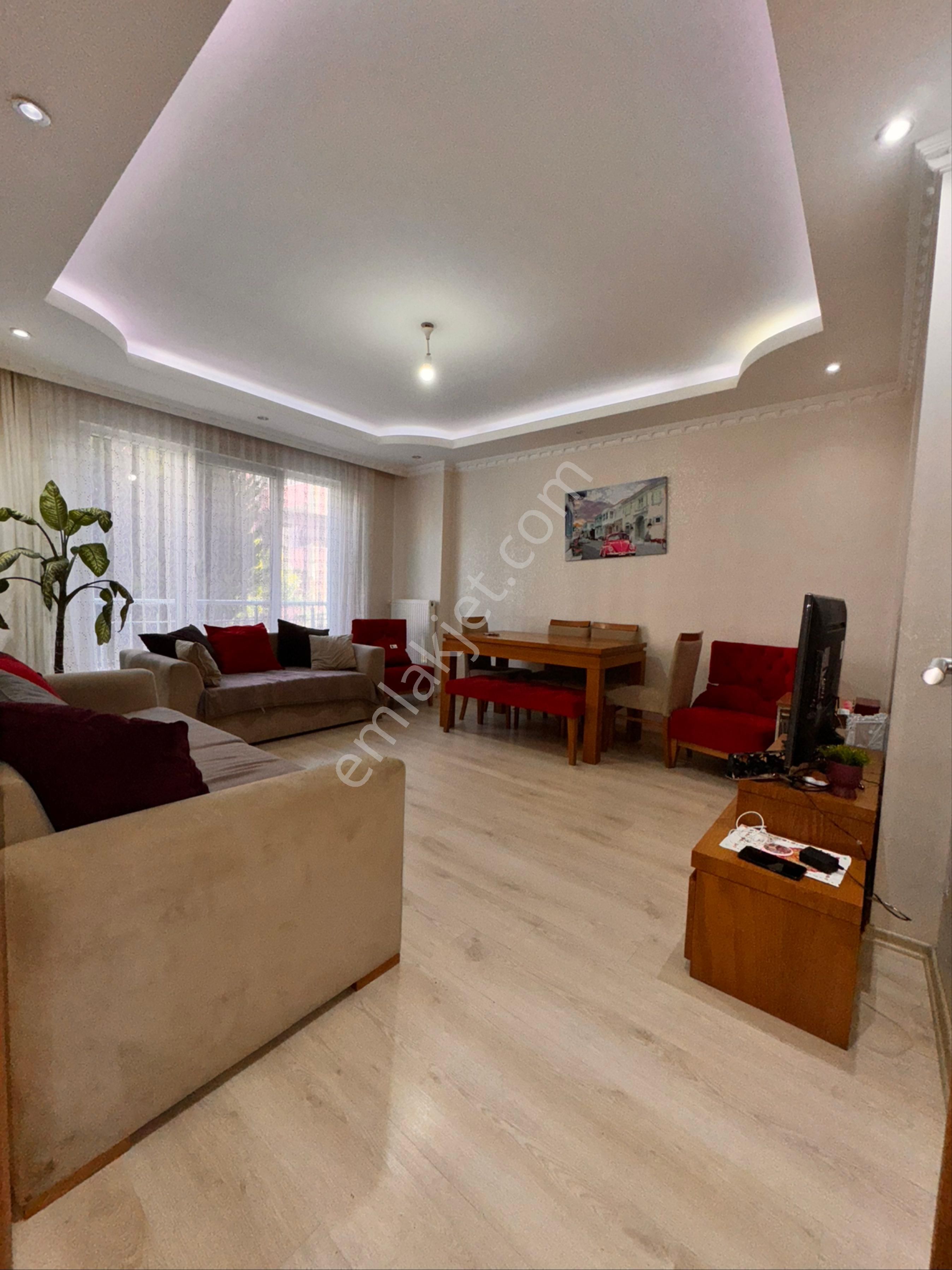 Ulus Mahallesinde Satılık 2+1 Temiz Daire