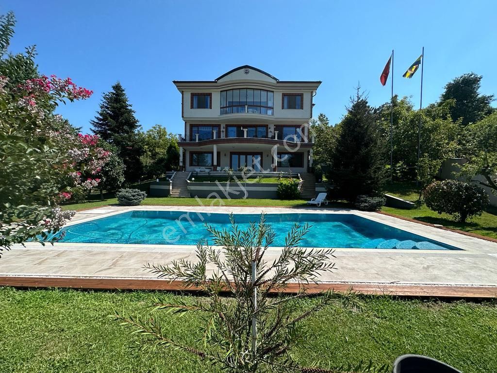Sapanca’da 2.279 M2 İçinde Ultra Lüx Havuzlu Müstakil Villa