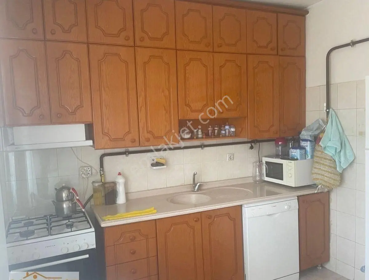 Gazi Caddesi'nde 2+1 Satılık Daire