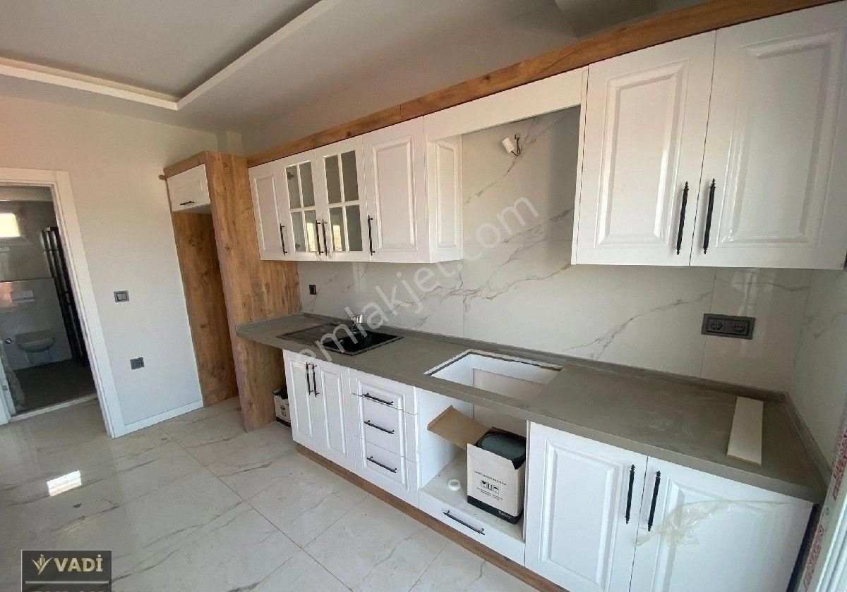 İzmir Selçuk'da Satılık Zeminden Isıtmalı Ayrı Mutfak 2+1 Sıfır Daire